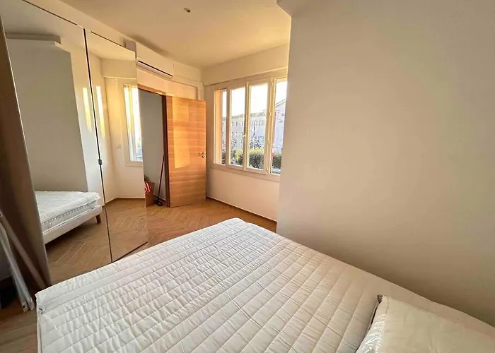 Апартаменты Amoremio - 4 Pers Neuf- Hyper Centre - Terrasse